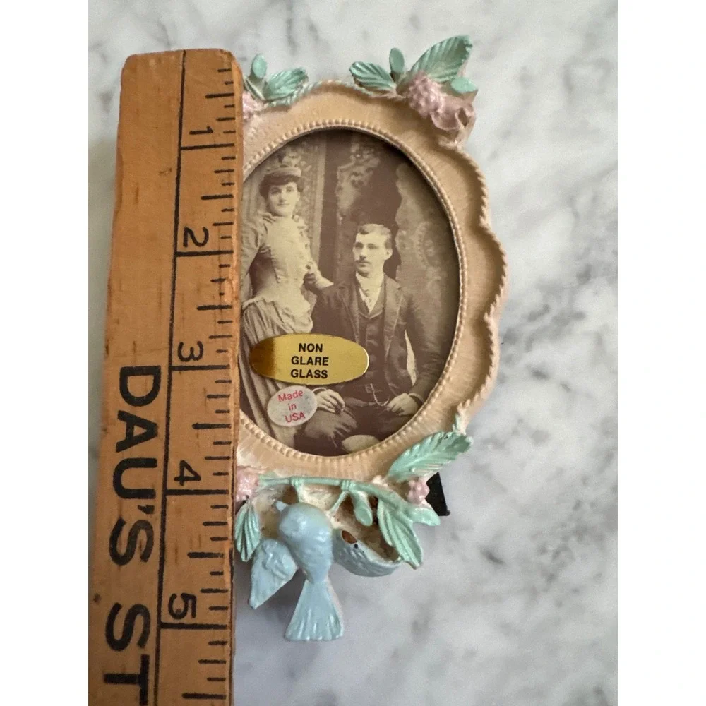 Vintage Bird and Floral Oval Picture Frame Non Glare Glass Made in USA Cream 5